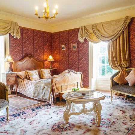 Harrisons Hall Bed & Breakfast Otel Mold Dış mekan fotoğraf