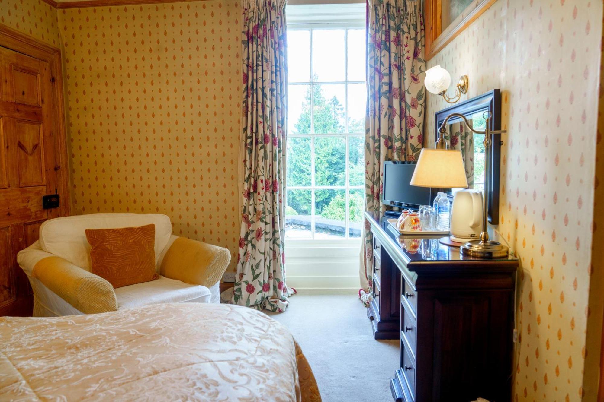 Harrisons Hall Bed & Breakfast Otel Mold Dış mekan fotoğraf