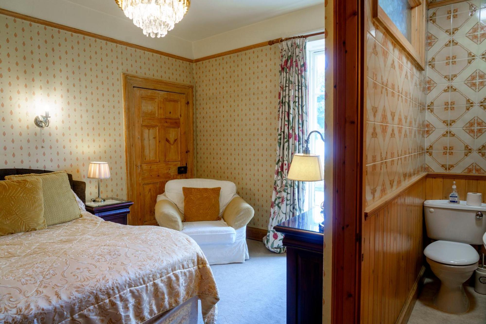 Harrisons Hall Bed & Breakfast Otel Mold Dış mekan fotoğraf