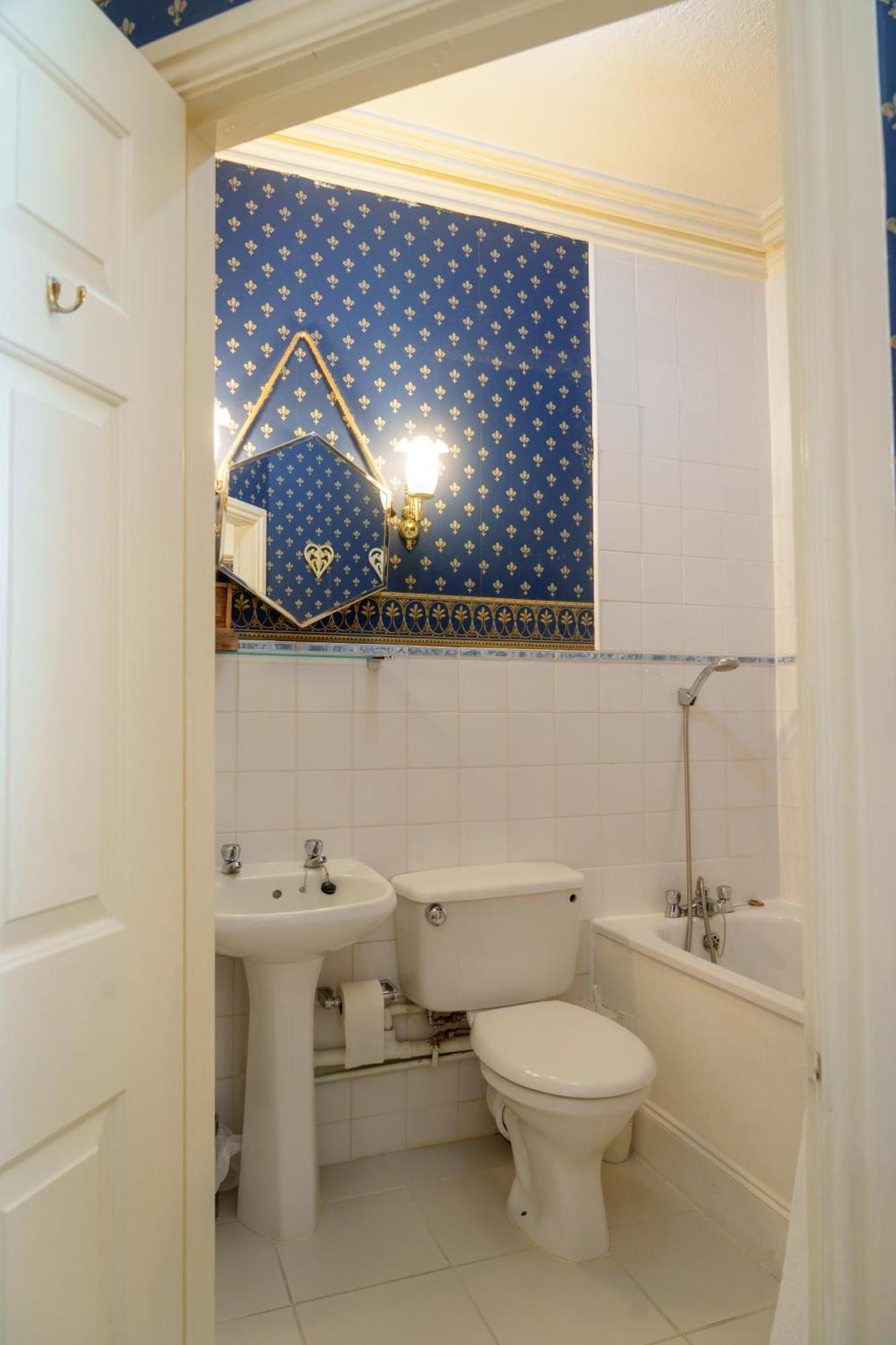 Harrisons Hall Bed & Breakfast Otel Mold Dış mekan fotoğraf