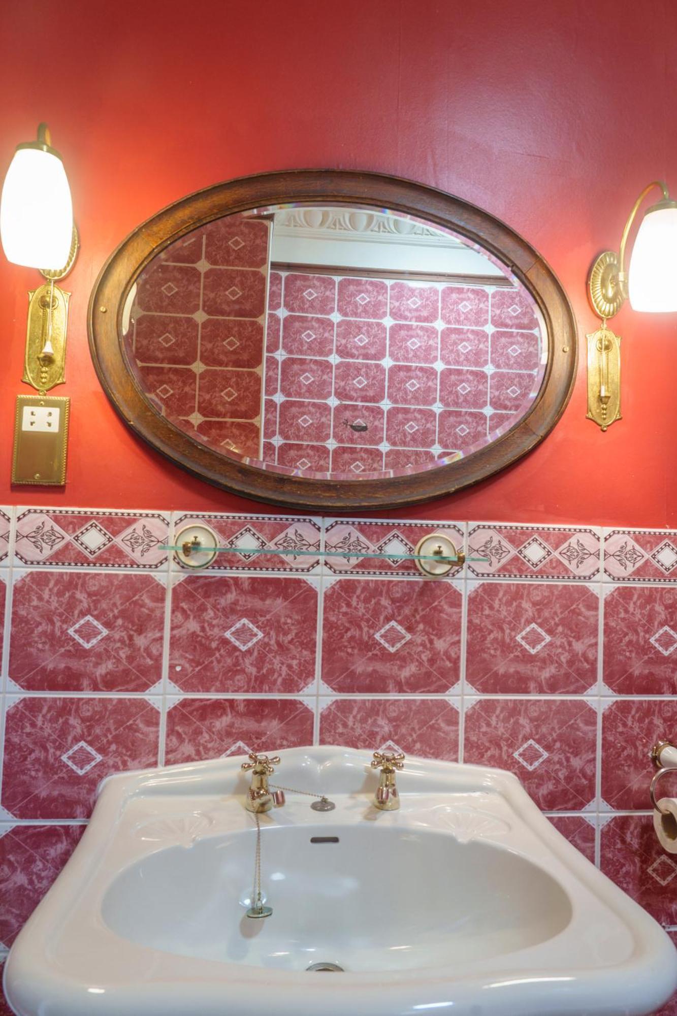 Harrisons Hall Bed & Breakfast Otel Mold Dış mekan fotoğraf