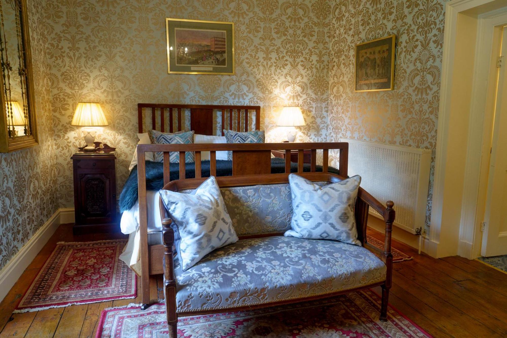 Harrisons Hall Bed & Breakfast Otel Mold Dış mekan fotoğraf