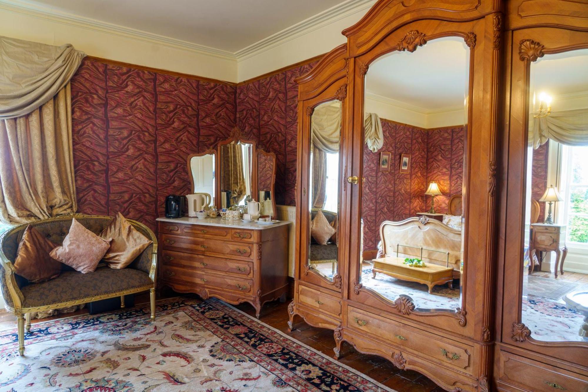 Harrisons Hall Bed & Breakfast Otel Mold Dış mekan fotoğraf